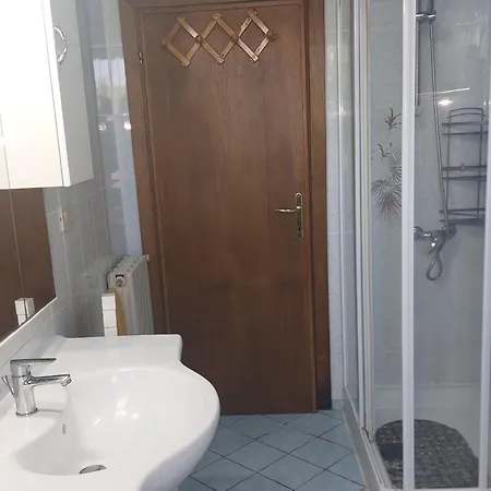 Appartamento Casa Con Giardino Cecina (Livorno)