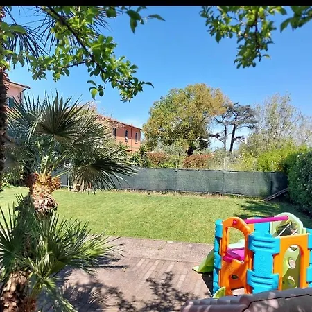 Casa Con Giardino Apartmán Cecina (Livorno)